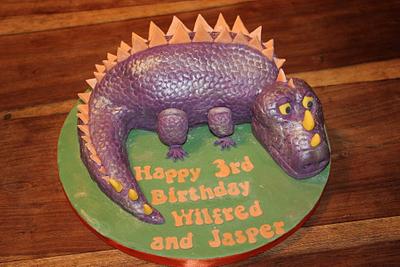 Dinosaur / Dragon cake - Cake by Helen Campbell