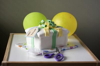Present Box - Cake by Vanilla01