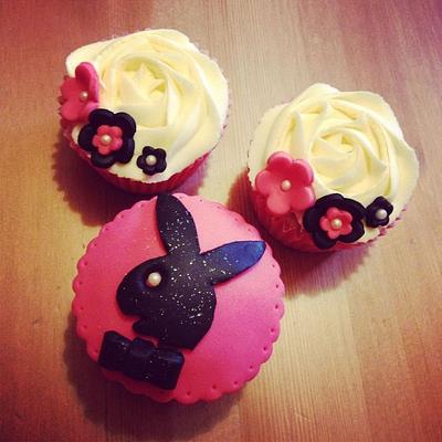 Playboy Cupcakes - Cake by ClarasYummyCupcakes