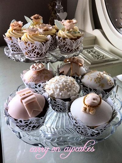 Vintage cupcakes - Cake by Carry on Cupcakes