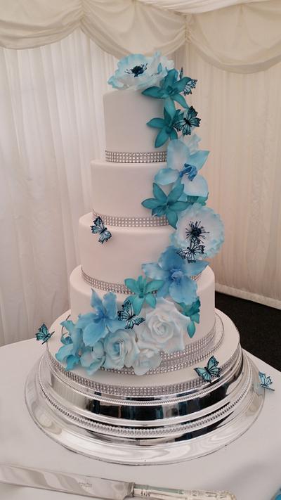 Floral Wedding Cake - Cake by Tinalou77