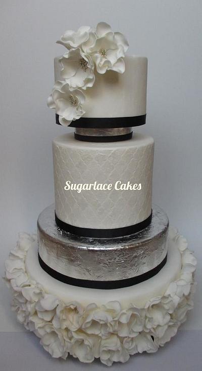 m e t a l l i c - Cake by Sugarlace Cakes