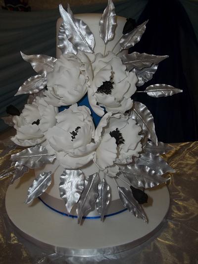 Fantasy Flower wedding cake - Cake by Willene Clair Venter