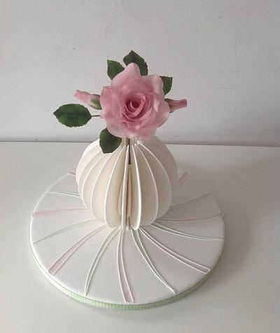 Pastillage vase no2 - Cake by Lynnsmith