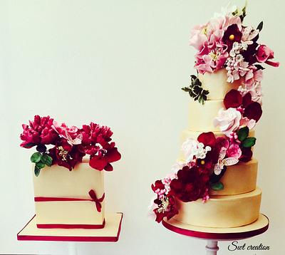Floral gold wedding cakes. - Cake by Swt Creation