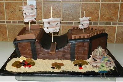 Pirate ship  - Cake by Jaclyn 