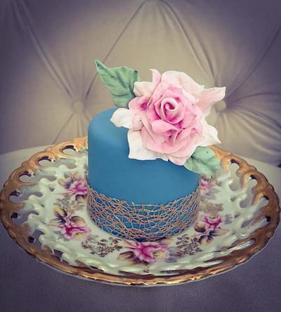 Mini rose cake - Cake by Sweet Samantha