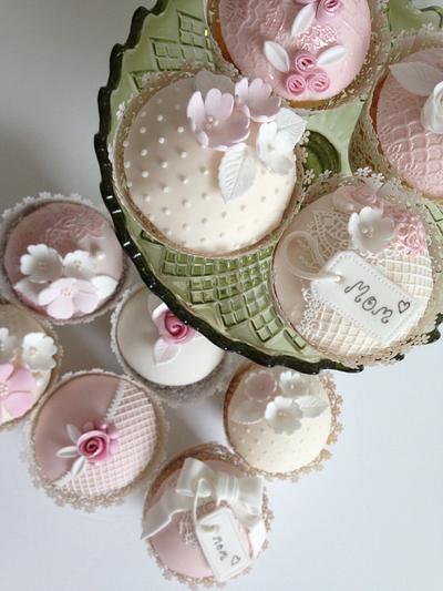 Mother's Day cupcakes - Cake by Carry on Cupcakes