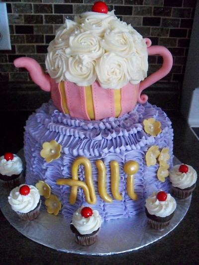 Teapot Birthday - Cake by The Cakery 