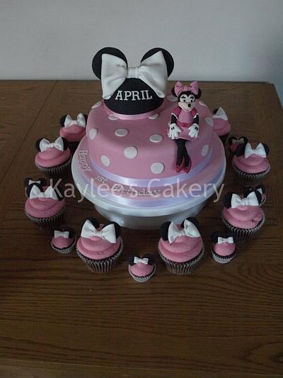 Minnie Mouse  - Cake by Kaylee