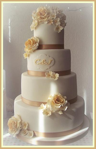 Ivory and gold wedding cake - Cake by Janice Baybutt