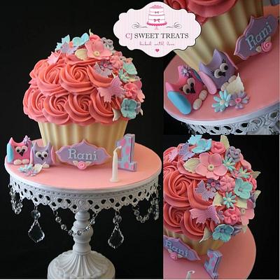 1st Birthday Giant Cupcake - Cake by cjsweettreats