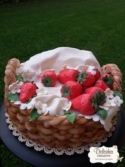 Strawberry basket - Cake by Dolcidea creazioni