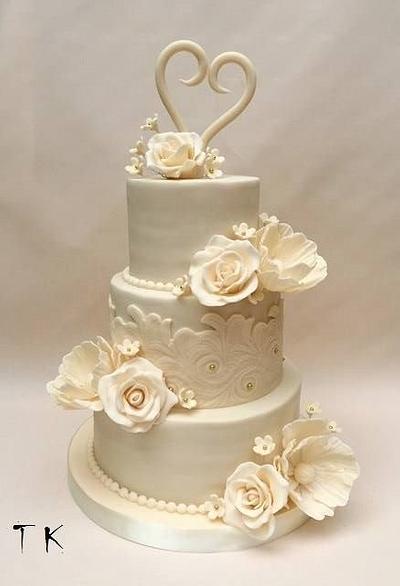 ivory wedding cake - Cake by CakesByKlaudia