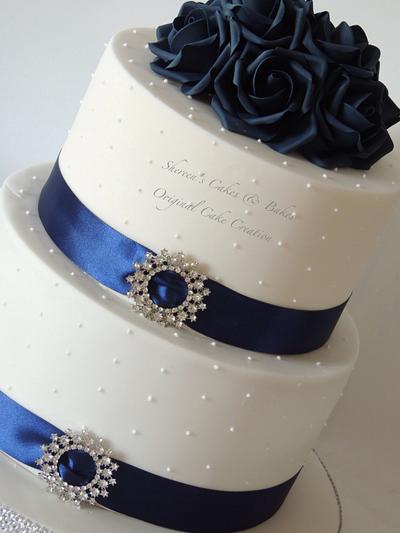 Navy, white and bling - Cake by Shereen