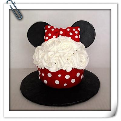 Minnie Mouse cupcake for Emily - Cake by taralynn