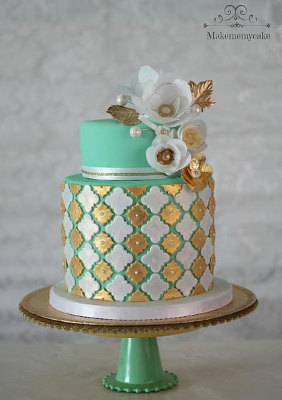 Green and gold cake with wafer paper flowers!! - Cake by Eva Salazar 