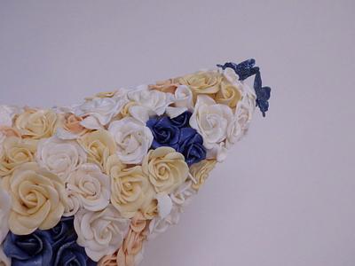 Rose mountain wedding cake - Cake by Belinda