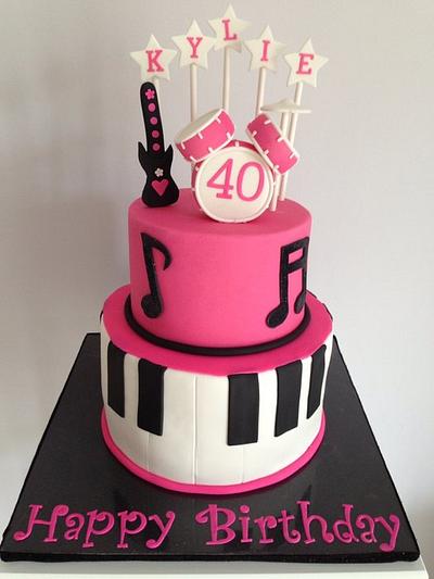 Musical cake - Cake by Emma's Cakes and Bake
