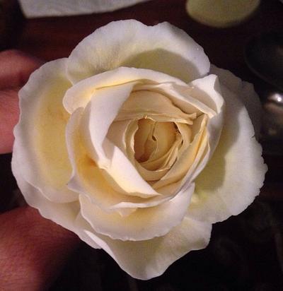 Lemon Cream Sugar rose - Cake by Lisa Templeton