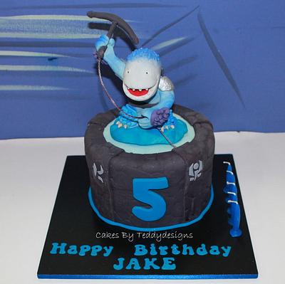 2nd Skylanders cake complete with Thumpback Figurine - Cake by KellieJ75
