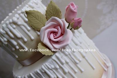 dripping effect cake - Cake by Zoe's Fancy Cakes