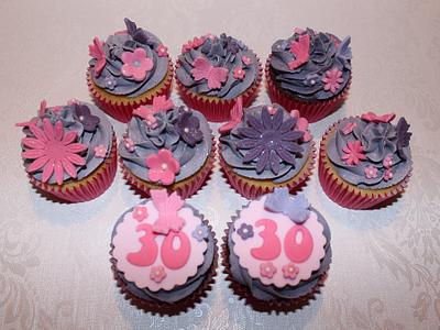 30th Cupcakes - Cake by ClarasYummyCupcakes