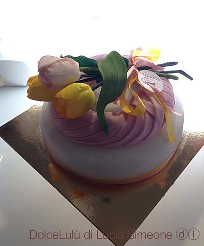 Tulip - Cake by Lucia Simeone