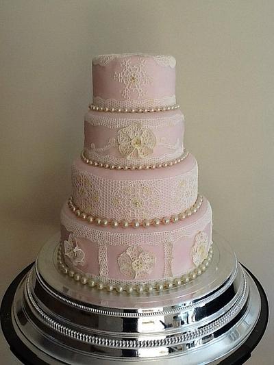 Vintage style  - Cake by CakeMeHappy15