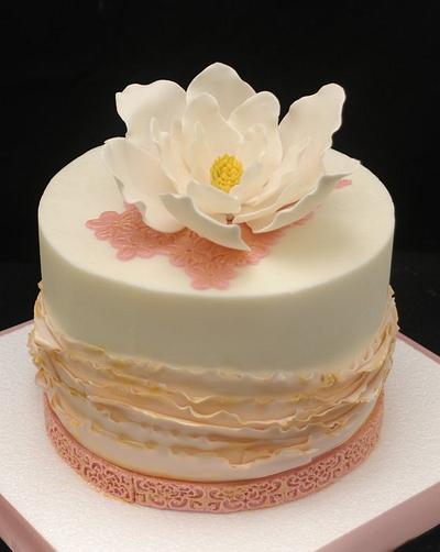 Magnolia on a Cake - Cake by Sugarpixy