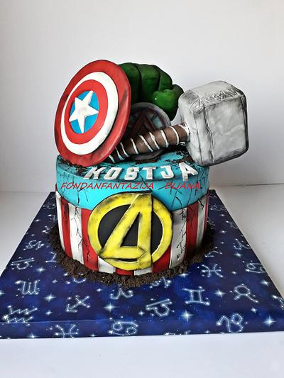 Avengers - Cake by Fondantfantasy