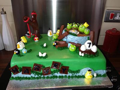 angry birds  - Cake by pat & emma