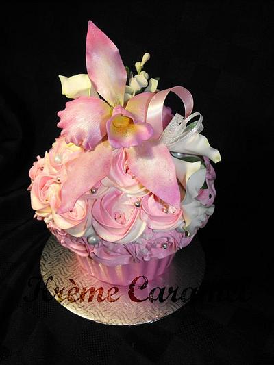 Giant Orchid for Giant Cupcake - Cake by kreme