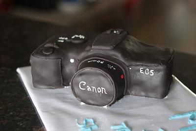 Canon Camera - Cake by Vanilla01