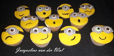 Minion CupCakes - Cake by Jacqueline