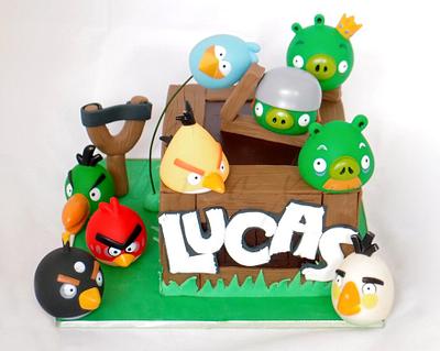 Angry Birds - Cake by Julie Manundo 