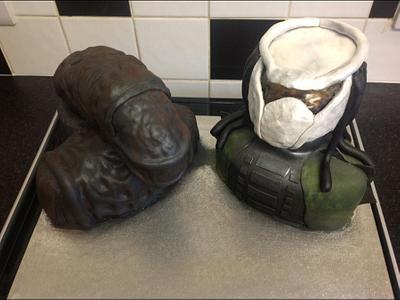 Aliens and predator busts - Cake by Emma constant