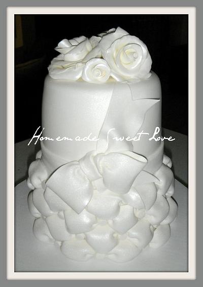 Cute wedding cake - Cake by  Brenda Lee Rivera 