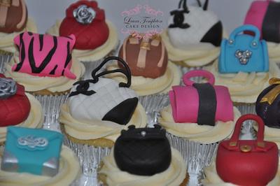 Designer Handbag Cupcake - Cake by Laura Templeton
