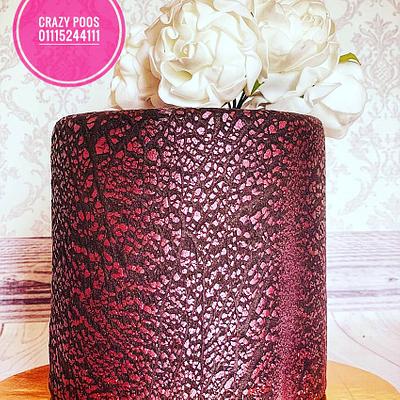 Crackle effect cake - Cake by Crazy pops 