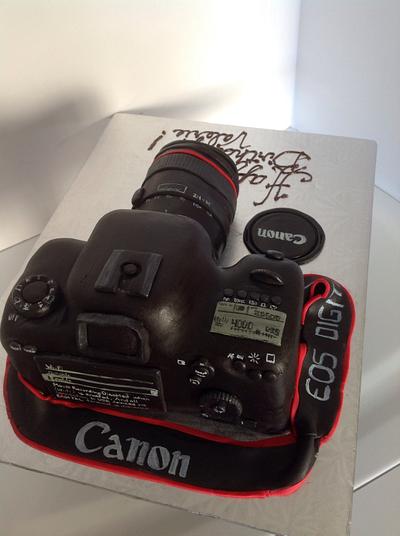 Canon 6D cake - Cake by Linnquinn