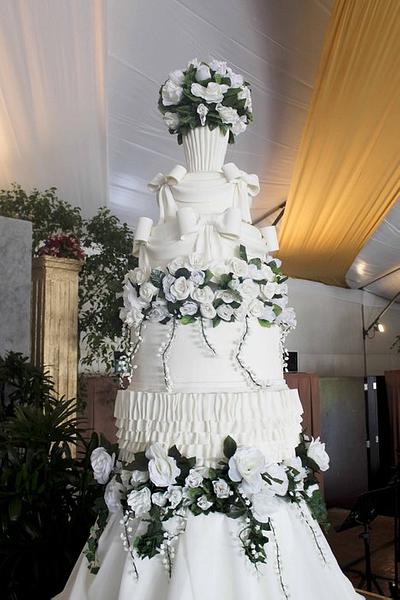 Victorian Wedding - Cake by cakes by alyanna