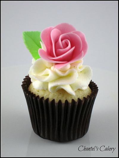 Rose cupcake - Cake by Chantel's Cakery