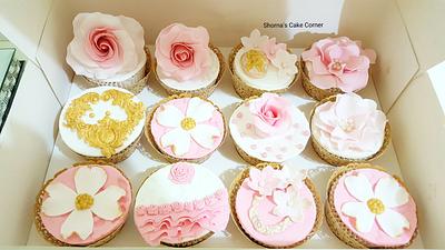 Vintage cupcakes  - Cake by Shorna's Cake Corner