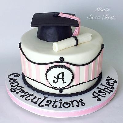 Graduation Cake - Cake by MimisSweetTreats