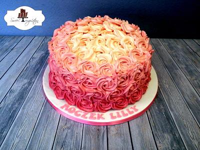 Creamy  Ombre Roses Cake - Cake by Urszula Landowska
