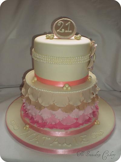 Petals and pearls - Cake by The Snowdrop Cakery