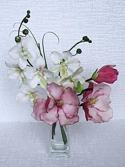 white orchid and magnolia - Cake by Zuzana Bezakova