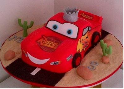 Lightning McQueen Cake - Cake by CupCake Garage