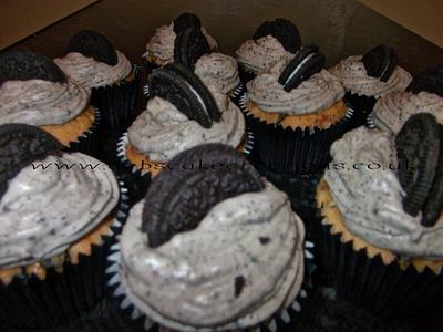 Oreo Cupcakes - Cake by debscakecreations